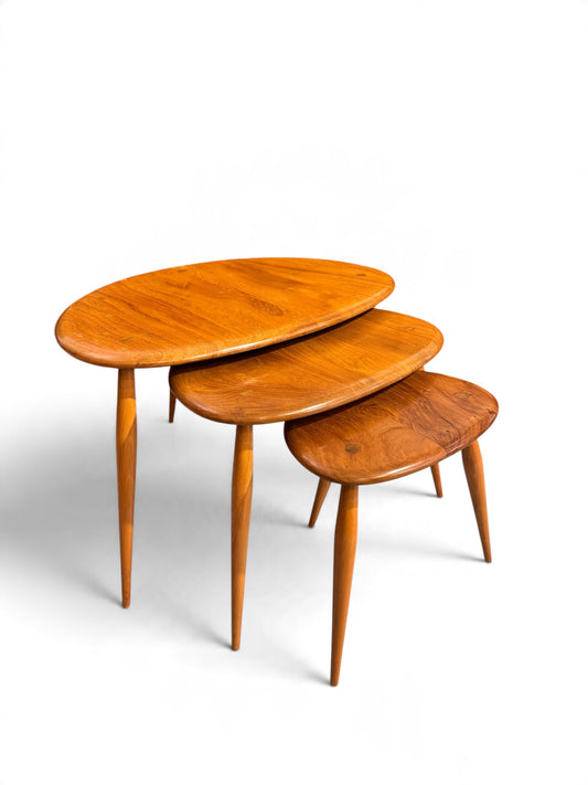 Lucian Ercolani for Ercol pebbles, set of 3 tables, 1960