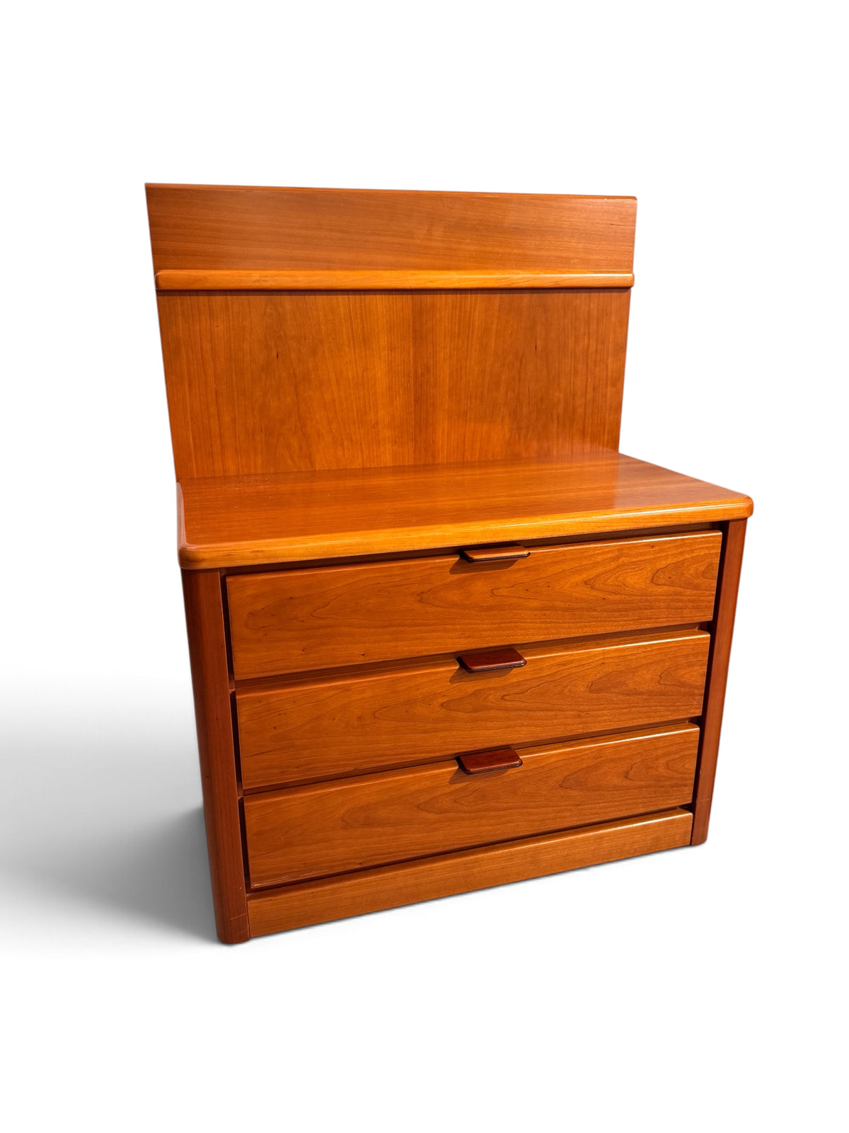 Vintage Hülsta cherry wood chest of drawers / bedside tables
