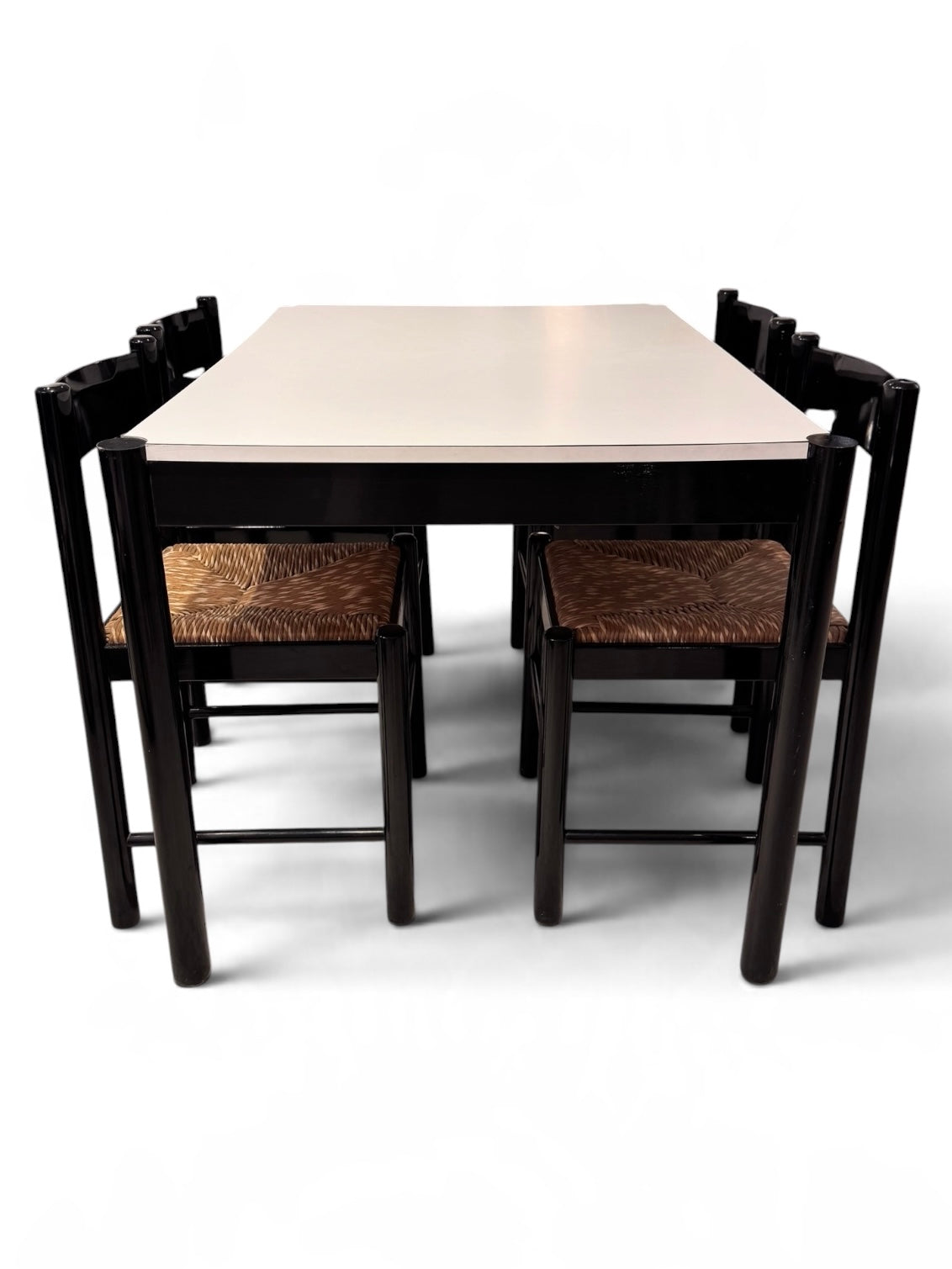 Vico Magistretti Carimate Dining suite, in rush and black Ebony, 1960