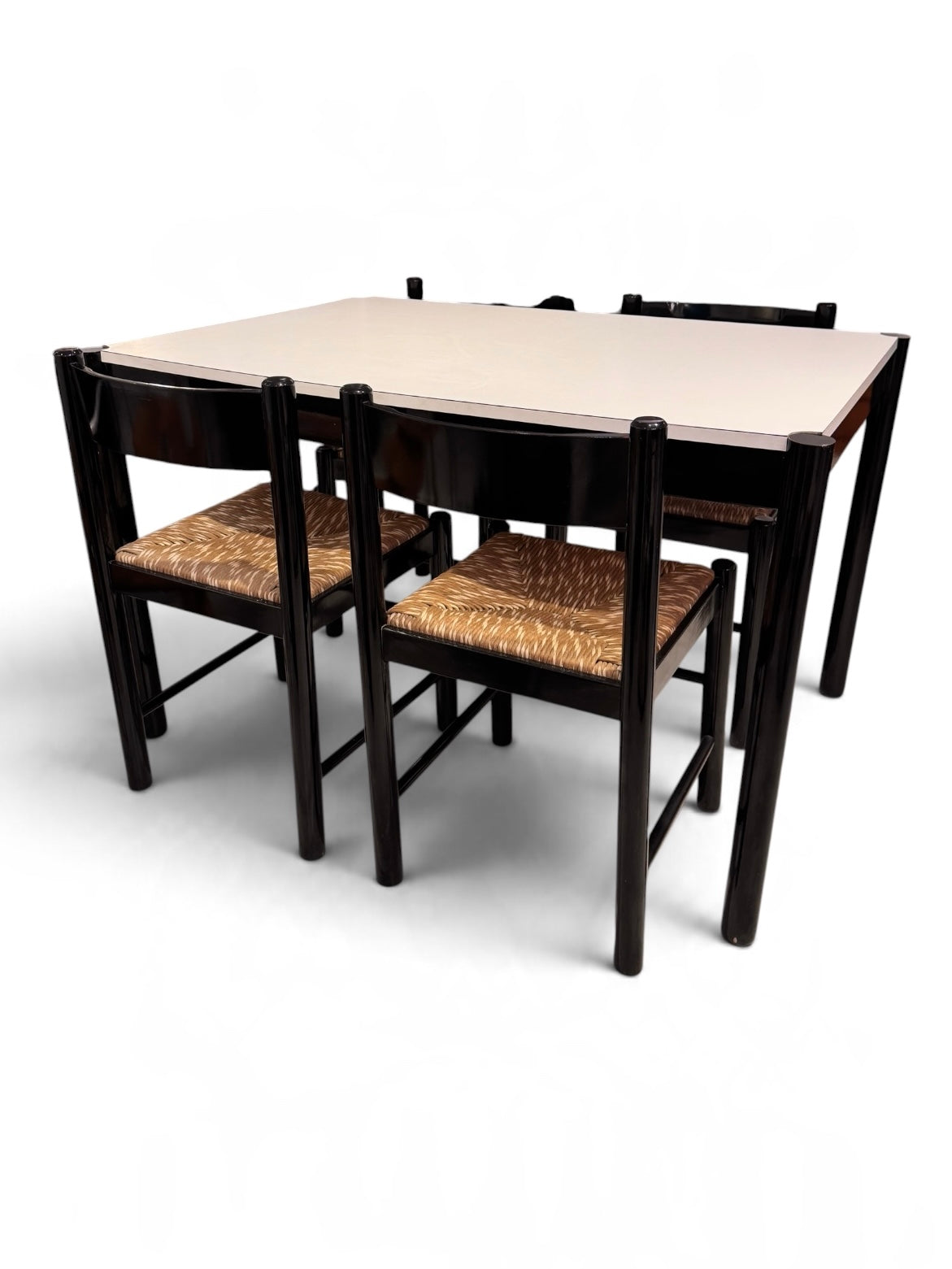 Vico Magistretti Carimate Dining suite, in rush and black Ebony, 1960