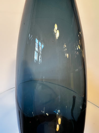 Tamara Aladin for Riihimäki, Finland, Mid-Century Modern Thick Glass Vase, 1960s image 2